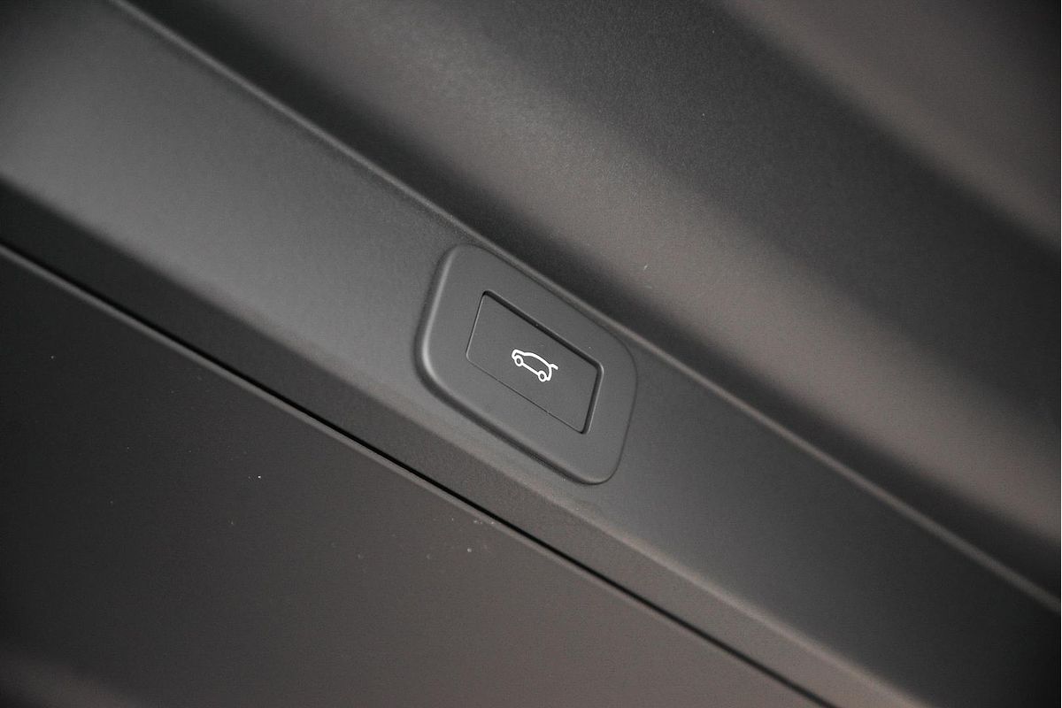 2025 Land Rover Range Rover P530 HSE L460