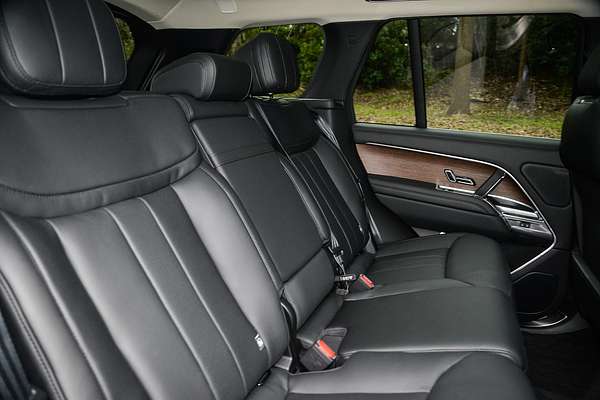 2025 Land Rover Range Rover P530 HSE L460