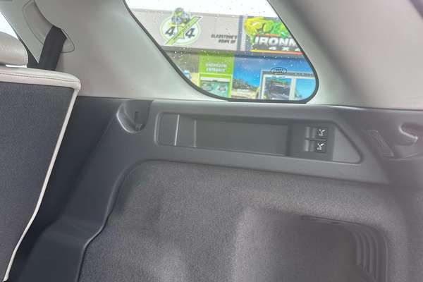 2015 Land Rover Discovery Sport SD4 SE L550