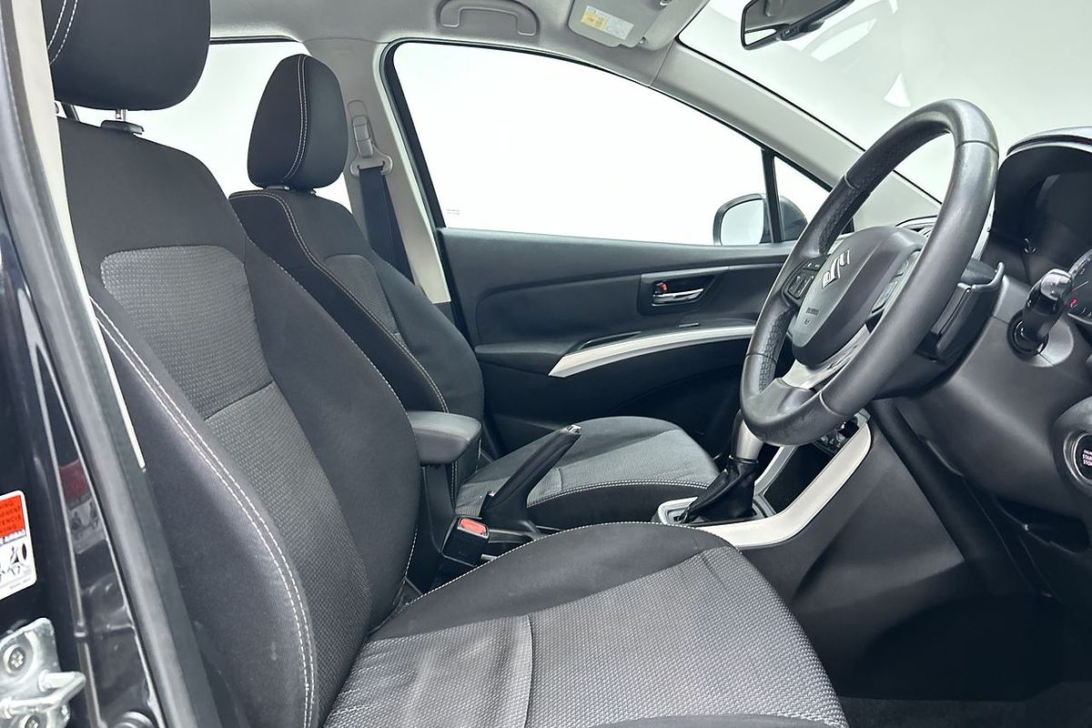 2013 Suzuki SX4 Crossover S GYA