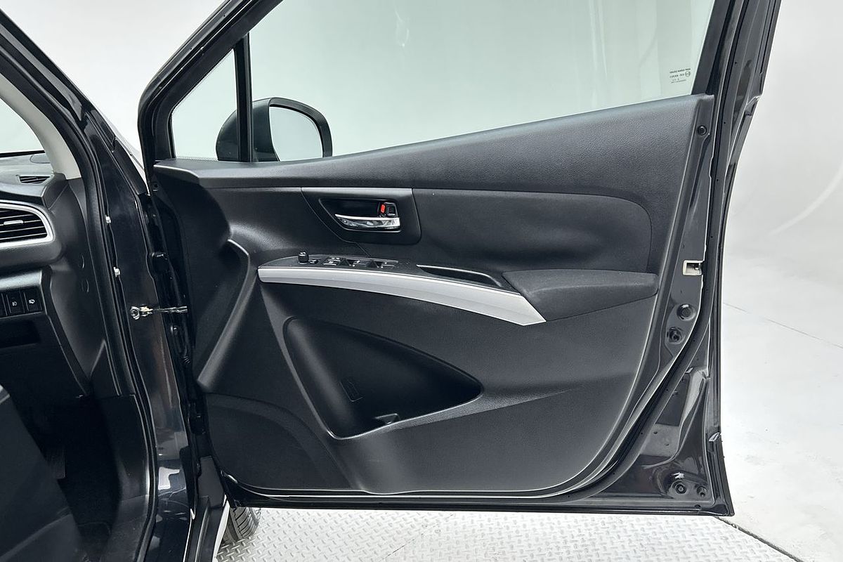 2013 Suzuki SX4 Crossover S GYA