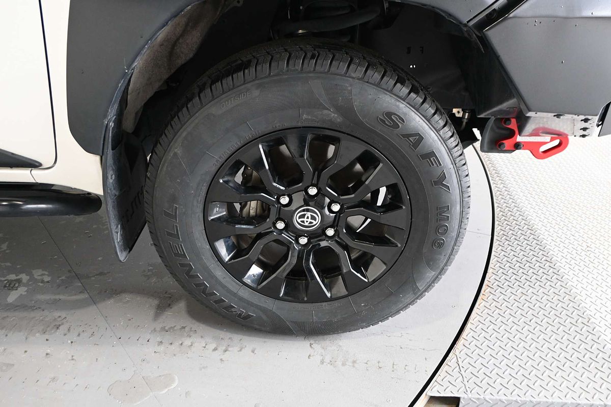 2021 Toyota Hilux RUGGED X (4x4) GUN126R FACELIFT 4X4