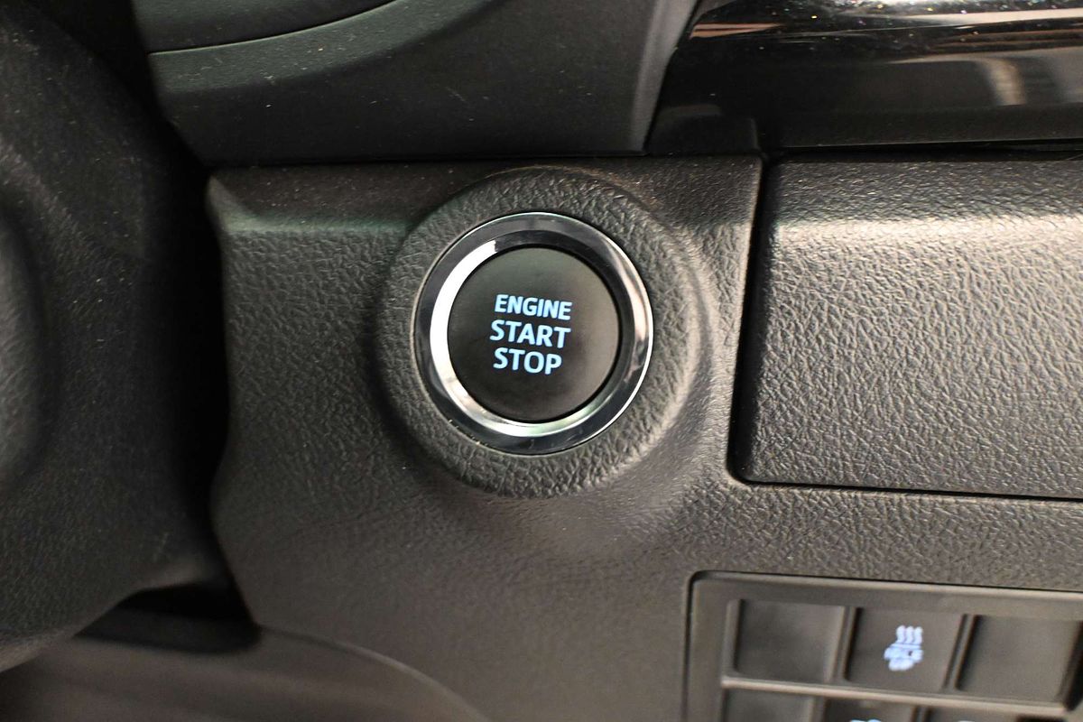 2021 Toyota Hilux RUGGED X (4x4) GUN126R FACELIFT 4X4