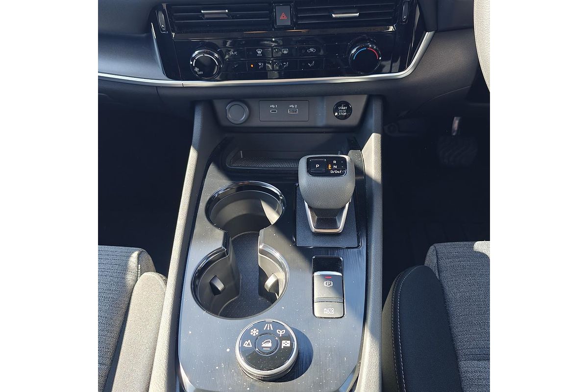 2024 Nissan X-TRAIL ST T33