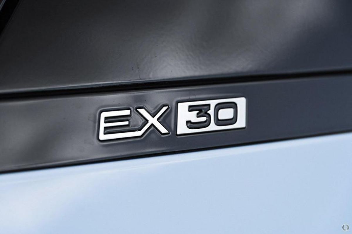 2024 Volvo EX30 Single Motor Extended Range Plus