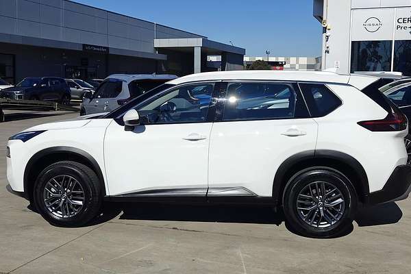 2025 Nissan X-TRAIL ST T33