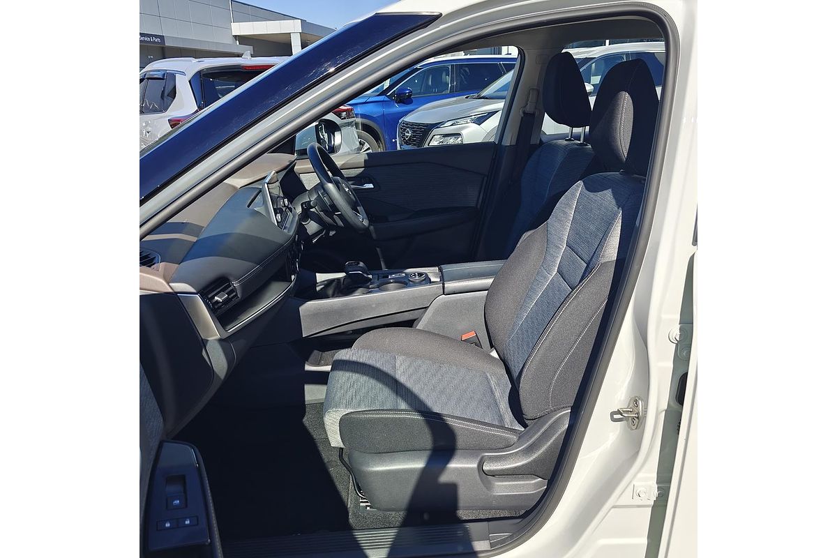 2025 Nissan X-TRAIL ST T33