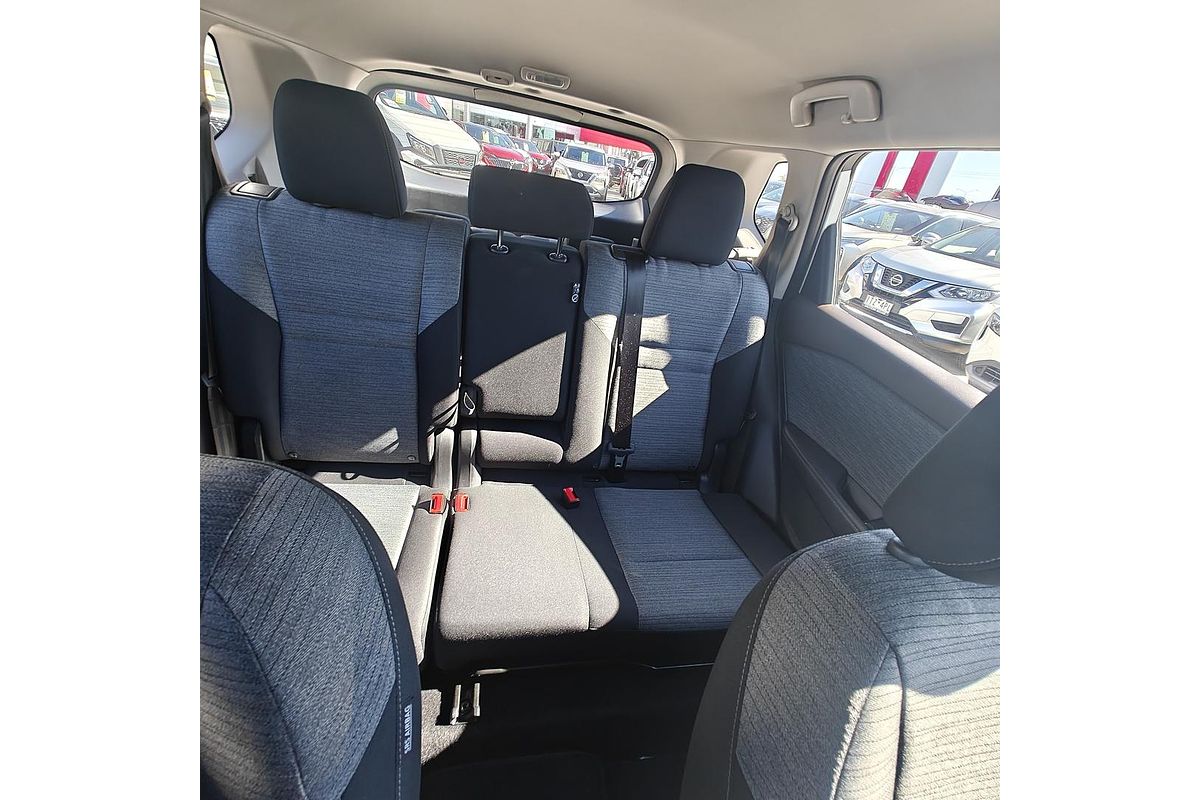 2025 Nissan X-TRAIL ST T33