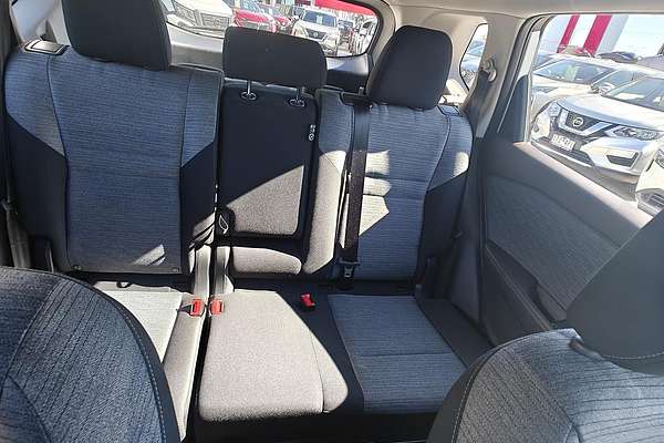 2025 Nissan X-TRAIL ST T33