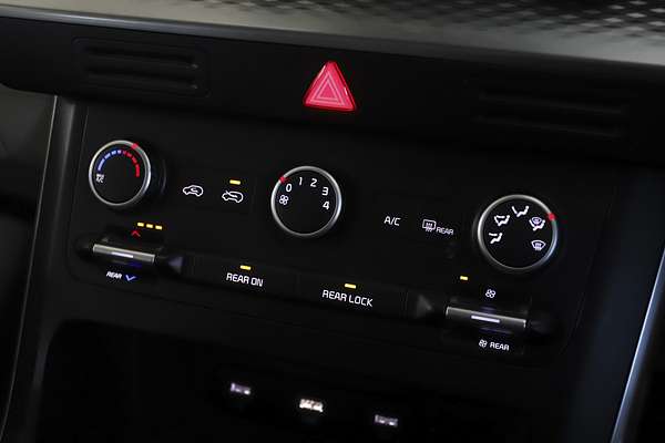 2022 Kia Carnival S KA4