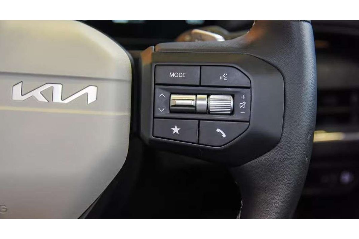2025 Kia K4 GT-Line CL4m