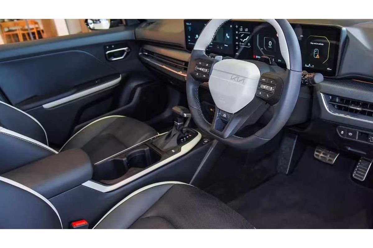 2025 Kia K4 GT-Line CL4m