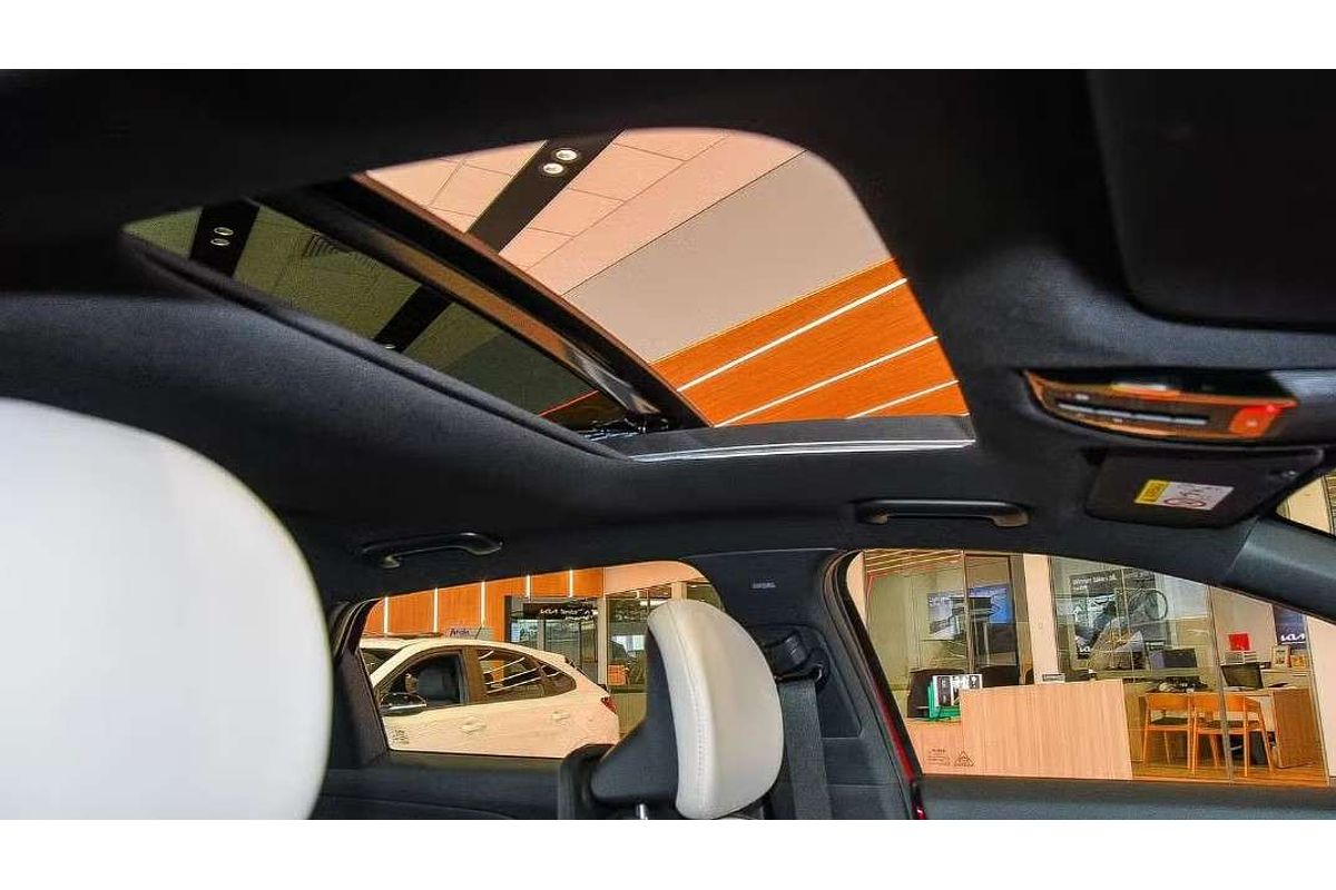 2025 Kia K4 GT-Line CL4m