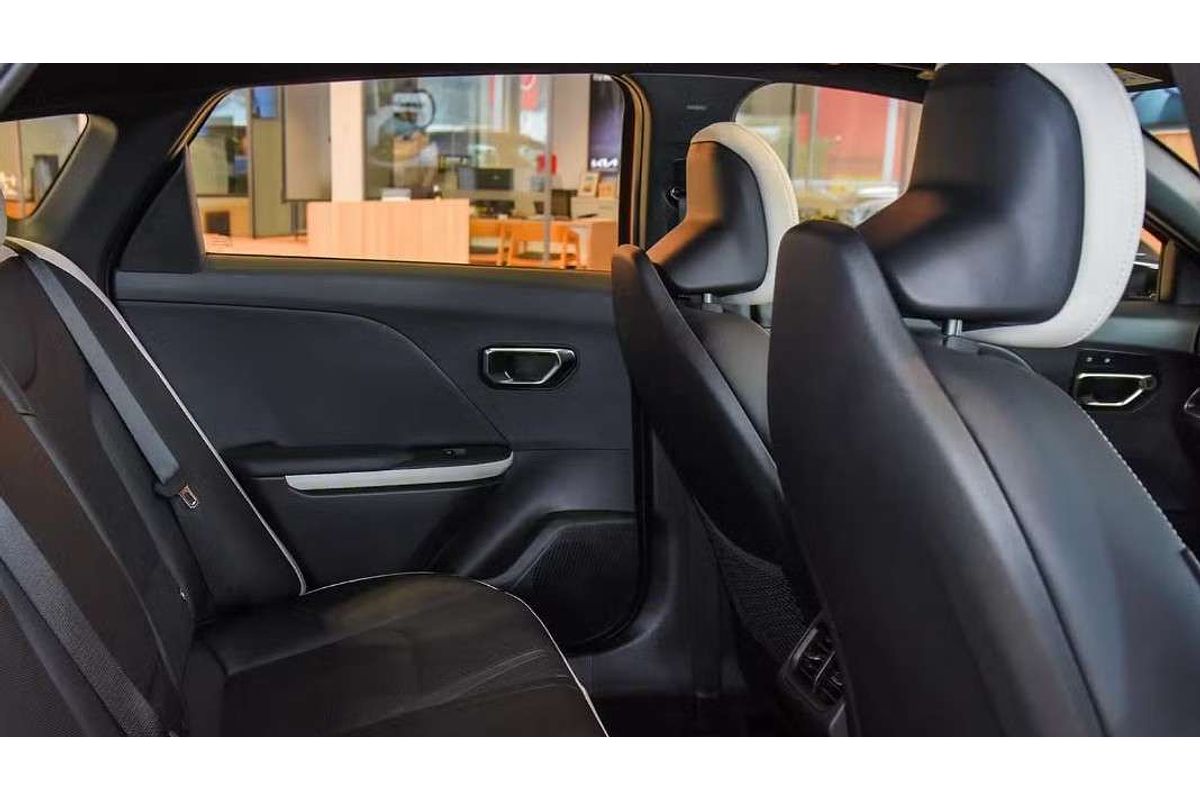 2025 Kia K4 GT-Line CL4m