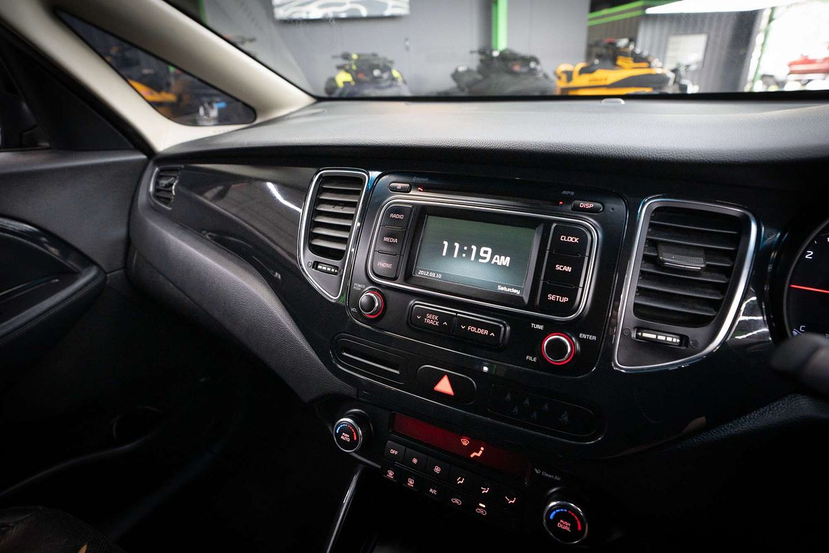 2013 Kia Rondo SLi RP