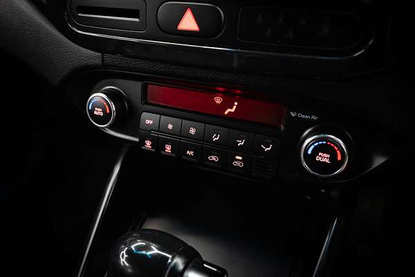 2013 Kia Rondo SLi RP