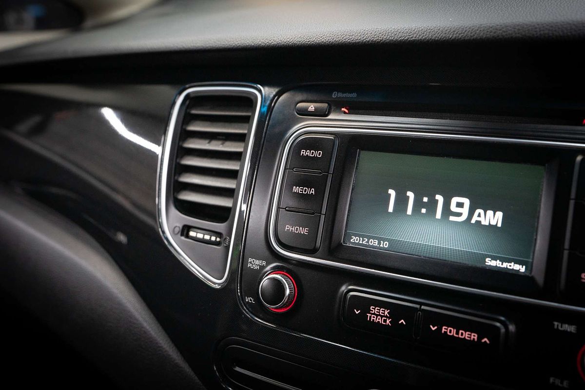 2013 Kia Rondo SLi RP