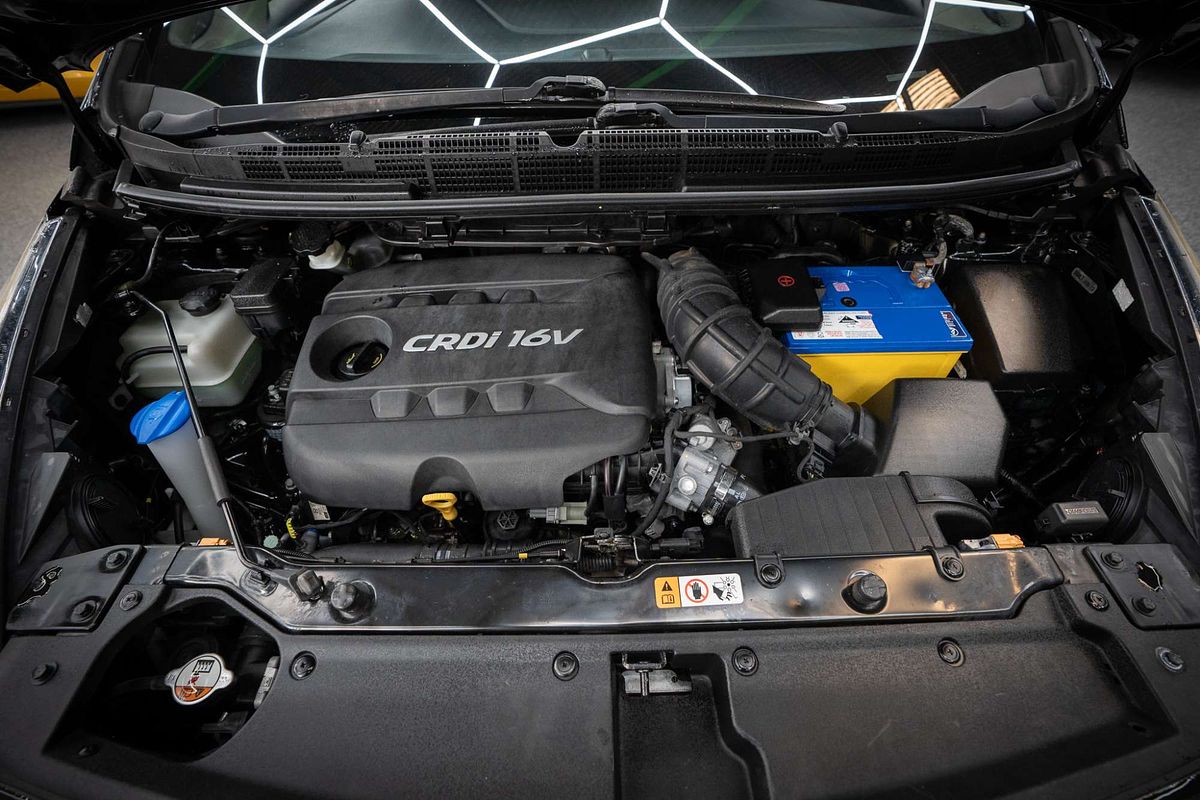 2013 Kia Rondo SLi RP