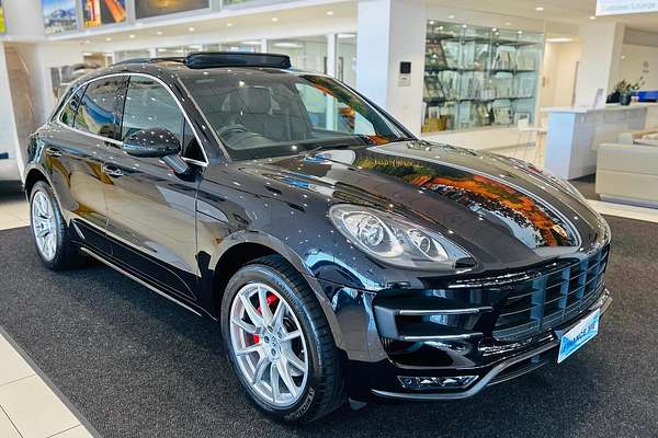 2015 Porsche Macan Turbo 95B