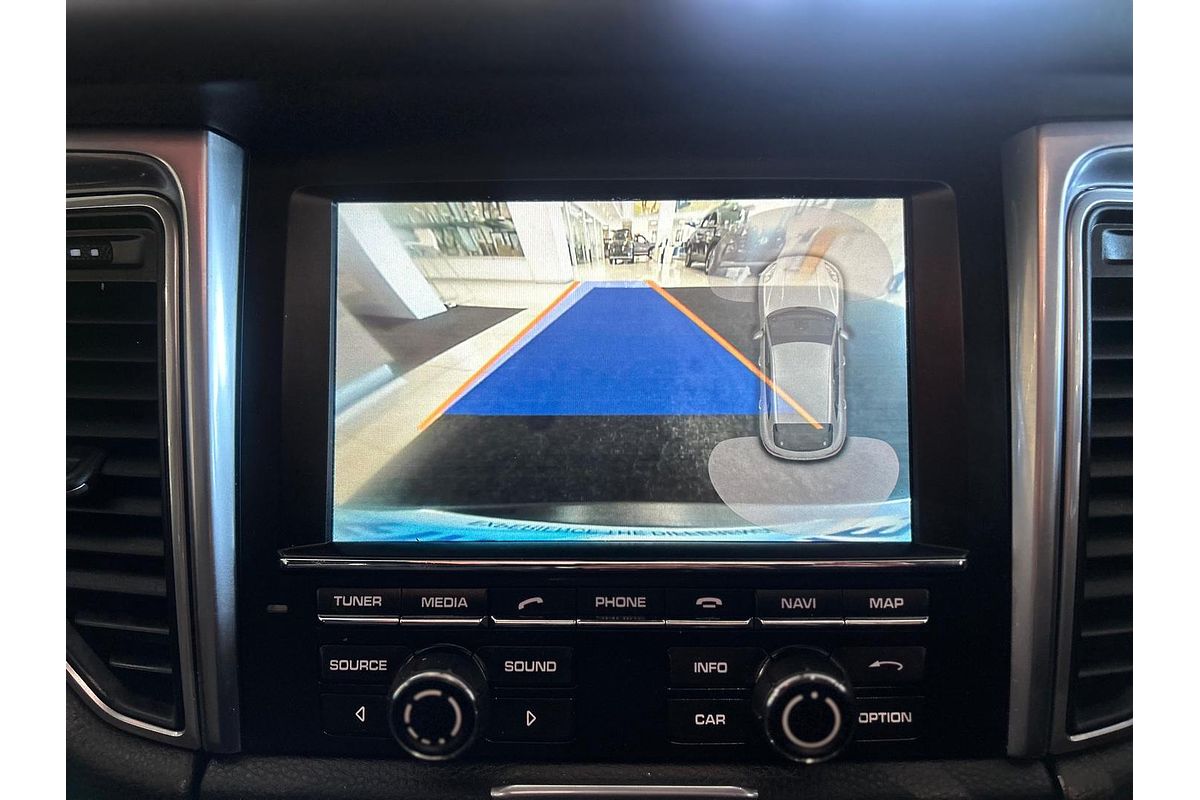 2015 Porsche Macan Turbo 95B
