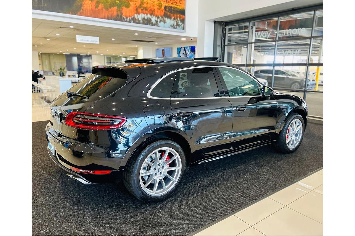 2015 Porsche Macan Turbo 95B