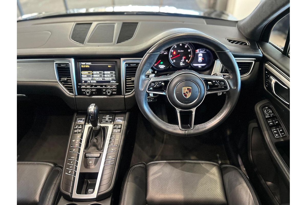 2015 Porsche Macan Turbo 95B