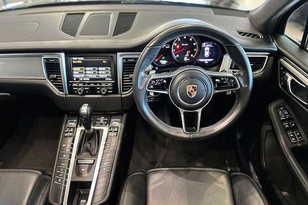 2015 Porsche Macan Turbo 95B