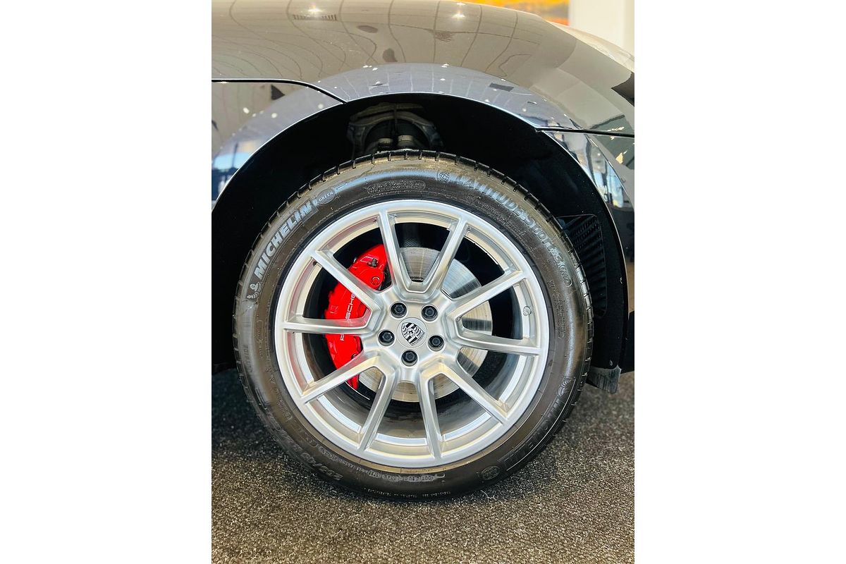 2015 Porsche Macan Turbo 95B