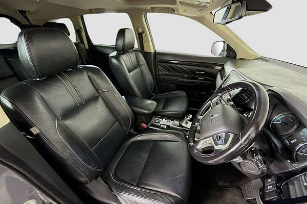2018 Mitsubishi Outlander PHEV Exceed ZK