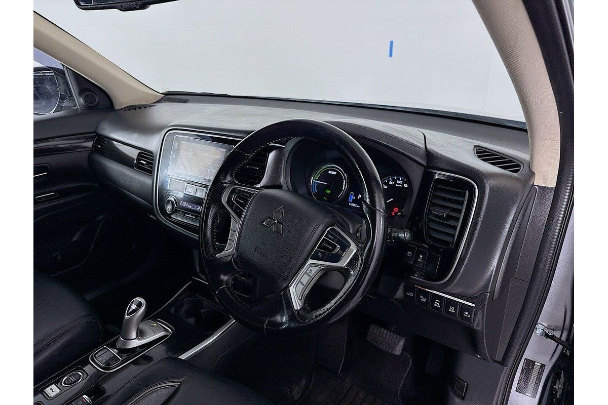 2018 Mitsubishi Outlander PHEV Exceed ZK