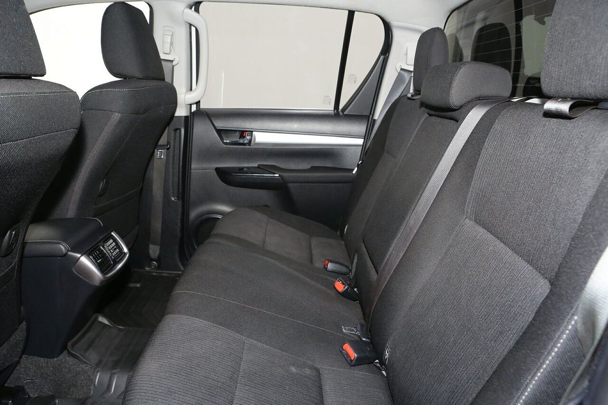 2020 Toyota Hilux SR5 GUN126R 4X4