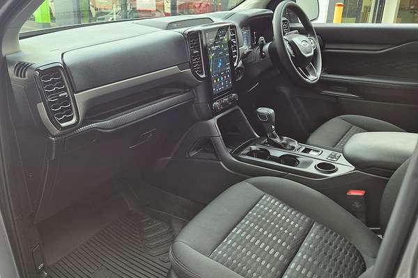 2024 Ford Everest Ambiente 2.0L