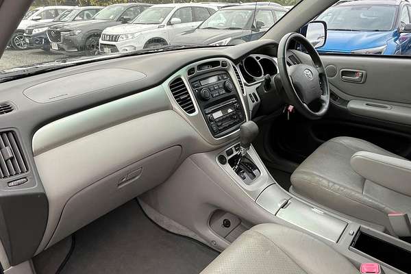 2004 Toyota Kluger CVX MCU28R