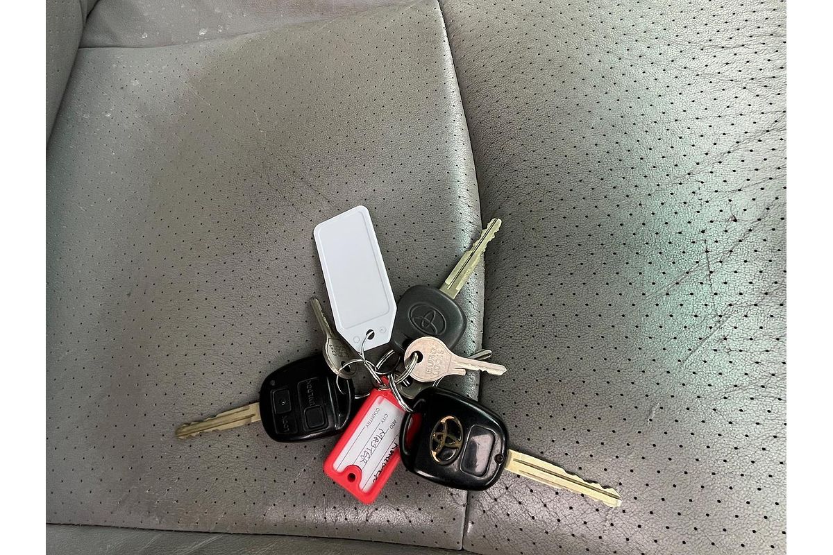 2004 Toyota Kluger CVX MCU28R