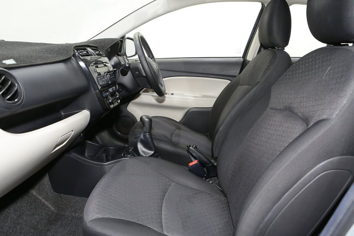 2013 Mitsubishi Mirage ES LA