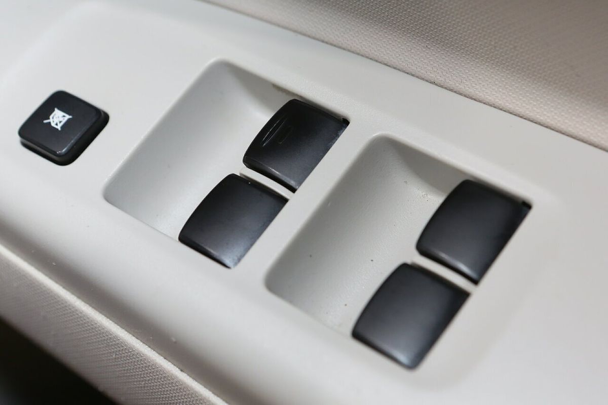 2013 Mitsubishi Mirage ES LA