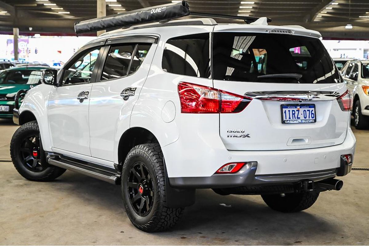 2017 Isuzu MU-X LS-T