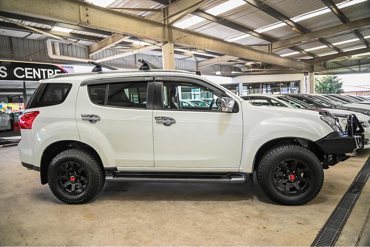 2017 Isuzu MU-X LS-T