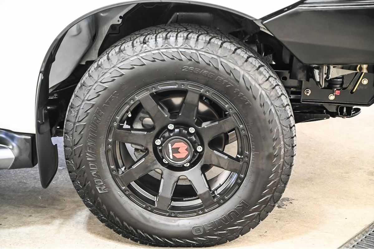 2017 Isuzu MU-X LS-T