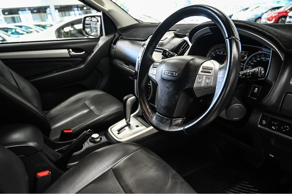 2017 Isuzu MU-X LS-T