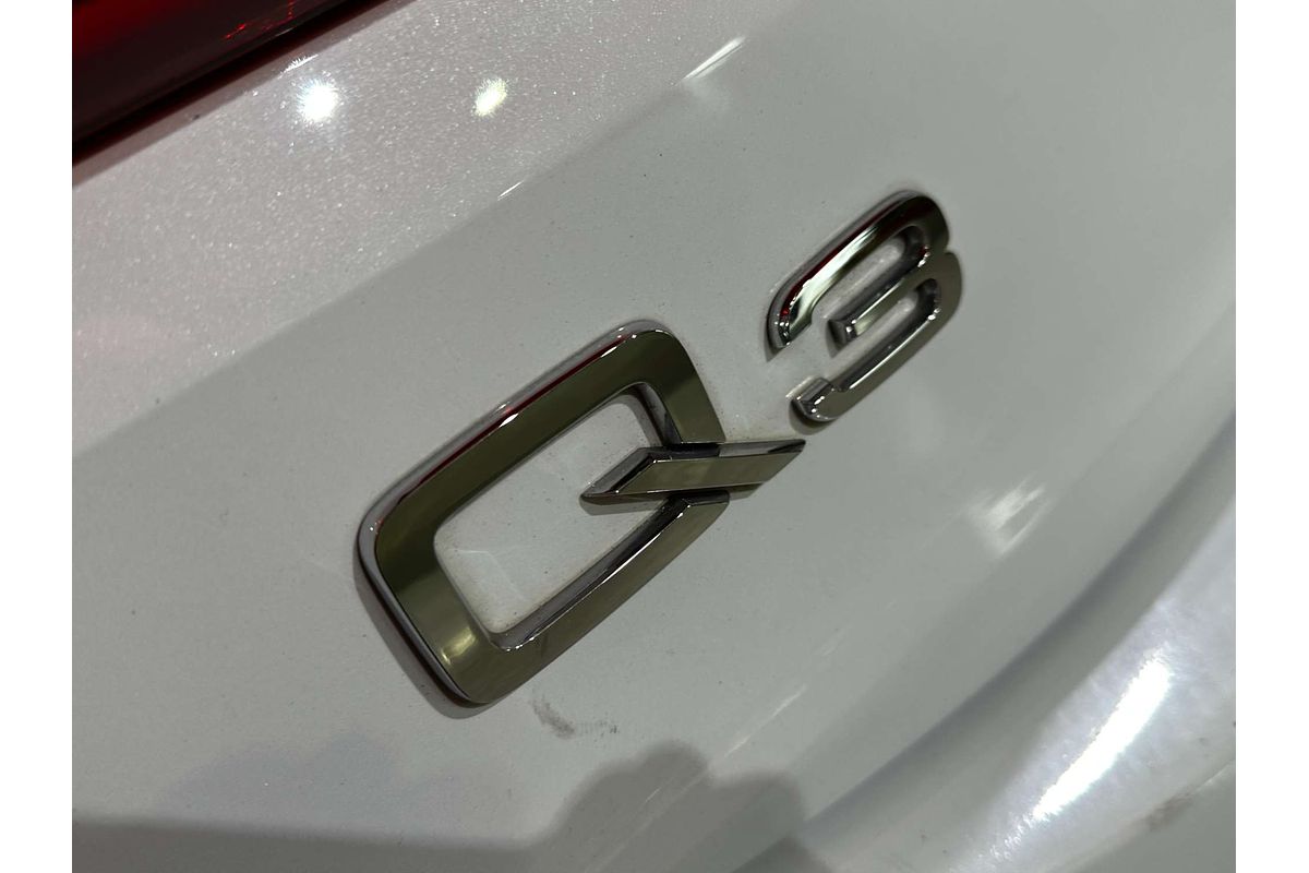 2022 Audi Q3 35 TFSI S line F3