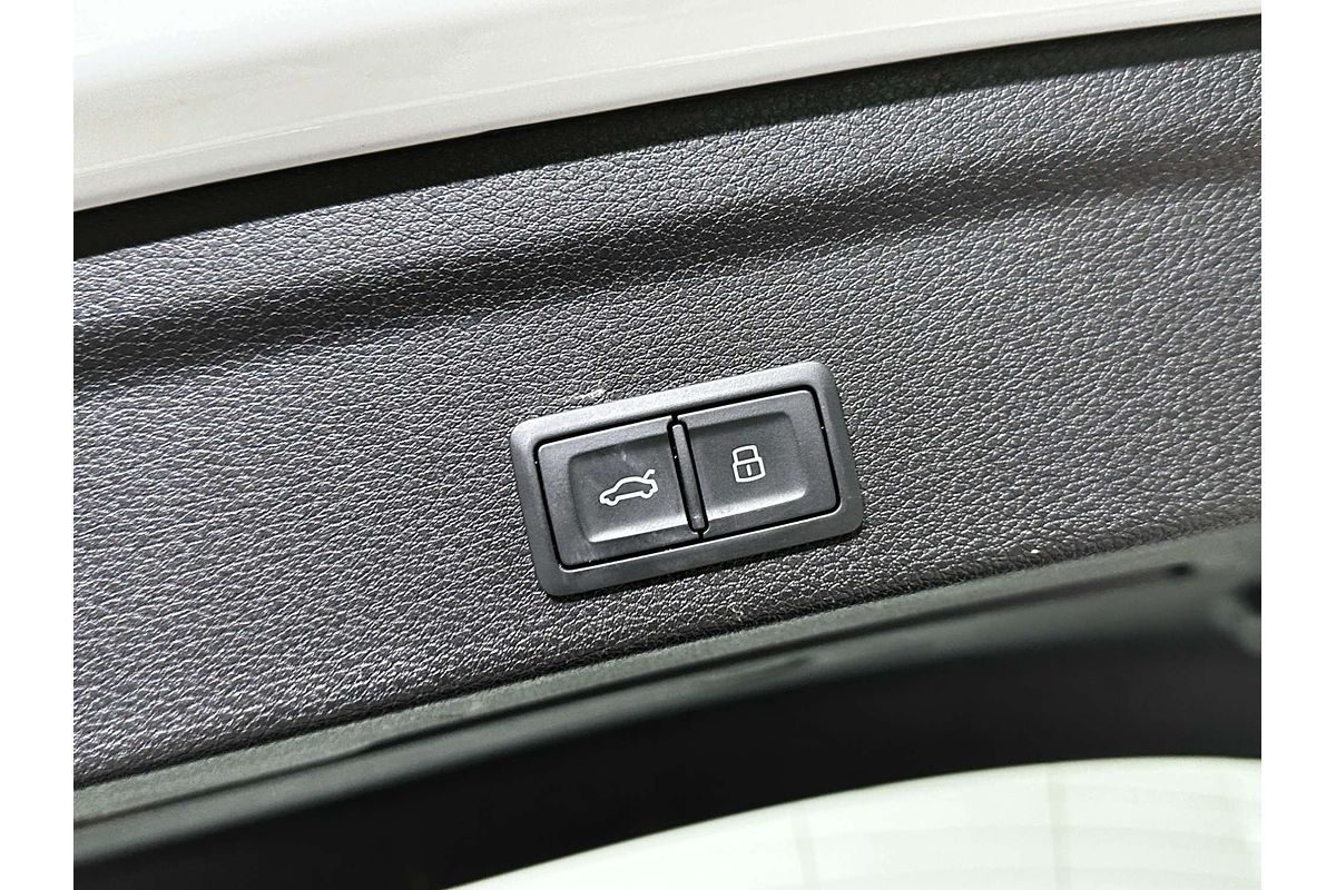 2022 Audi Q3 35 TFSI S line F3