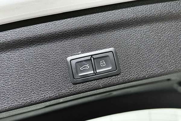 2022 Audi Q3 35 TFSI S line F3