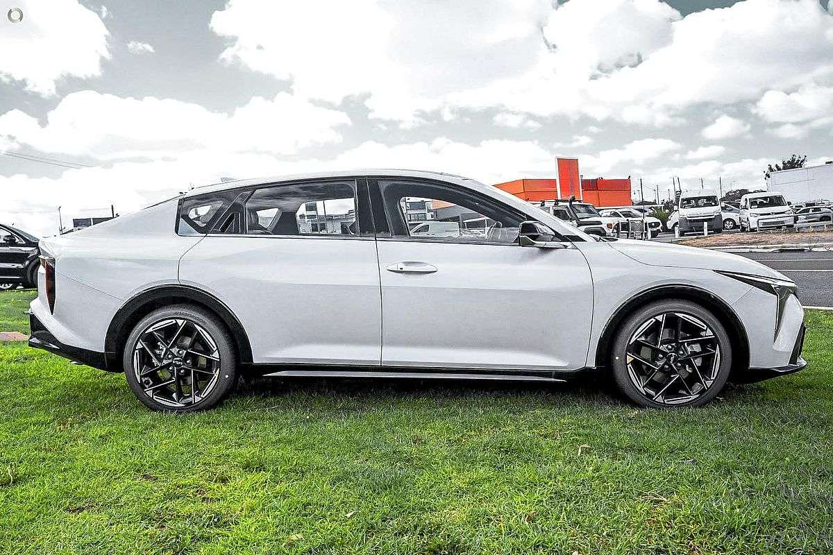 2024 Kia K4 GT-Line CL4m