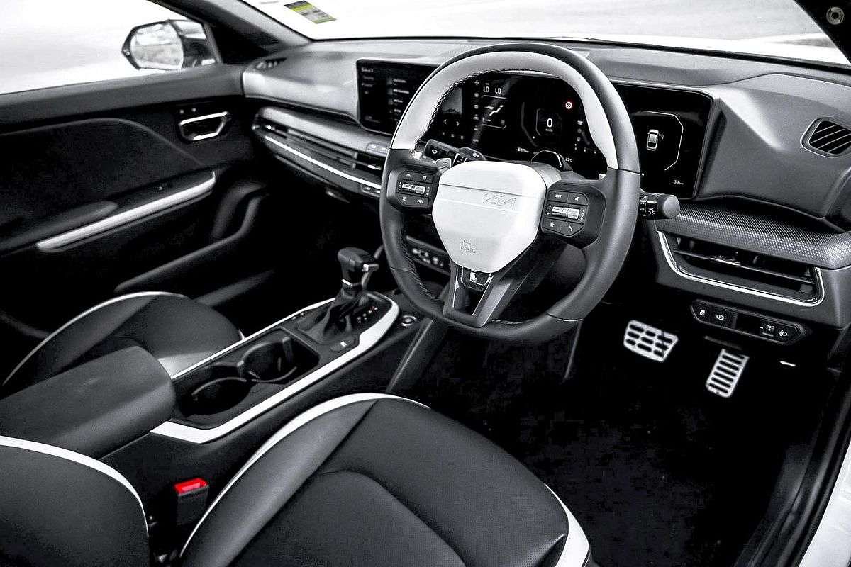 2024 Kia K4 GT-Line CL4m