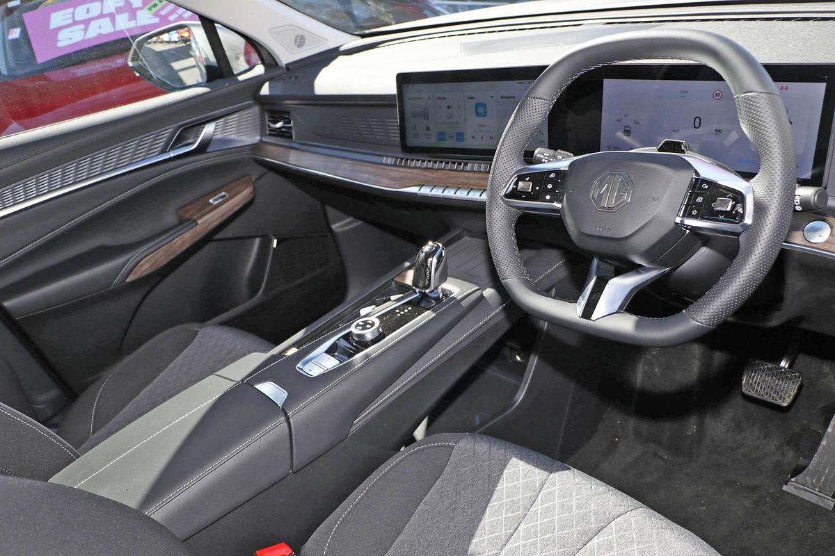 2025 MG QS Excite IS31
