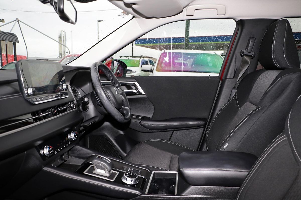 2021 Mitsubishi Outlander LS ZM