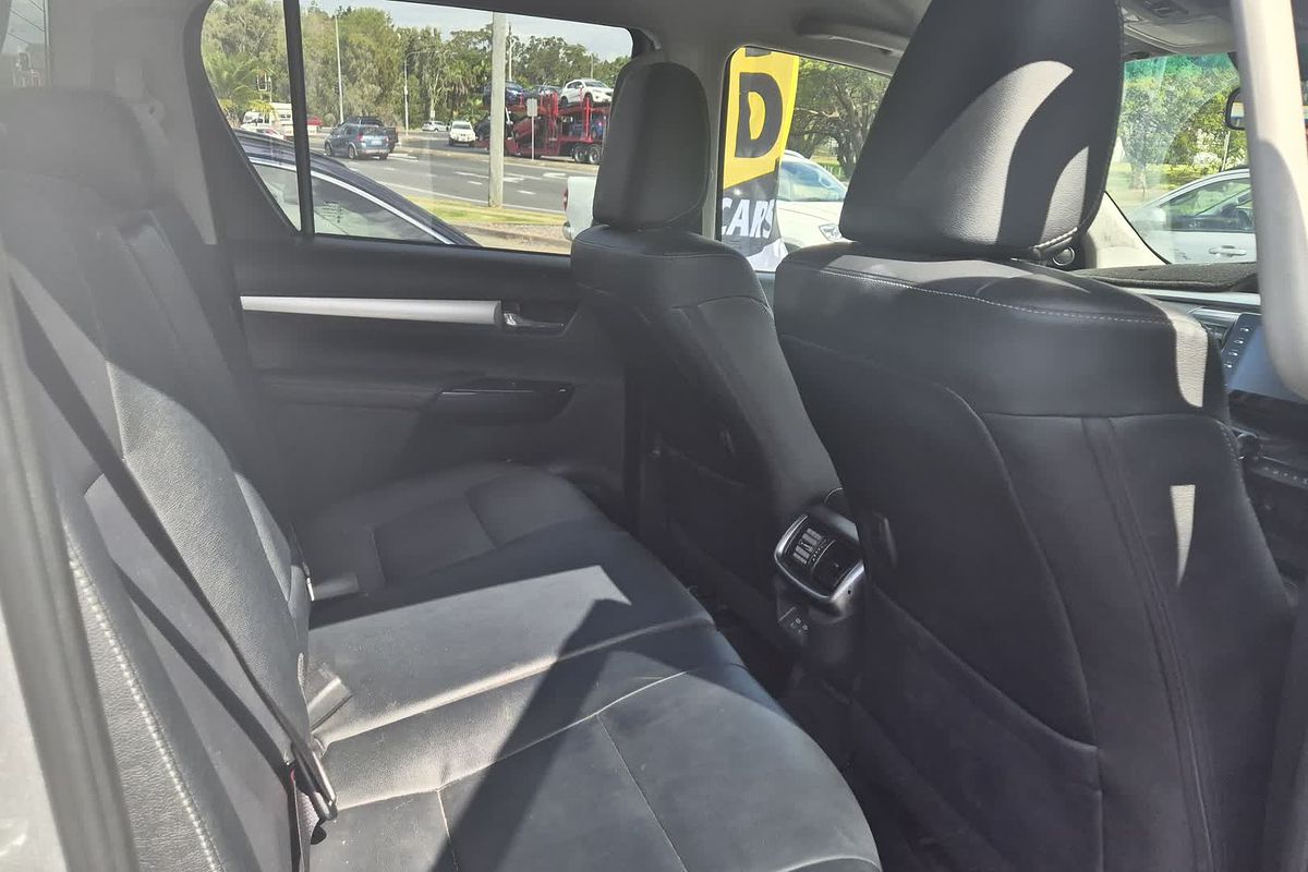 2024 Toyota Hilux SR5 48V GUN126R 4X4