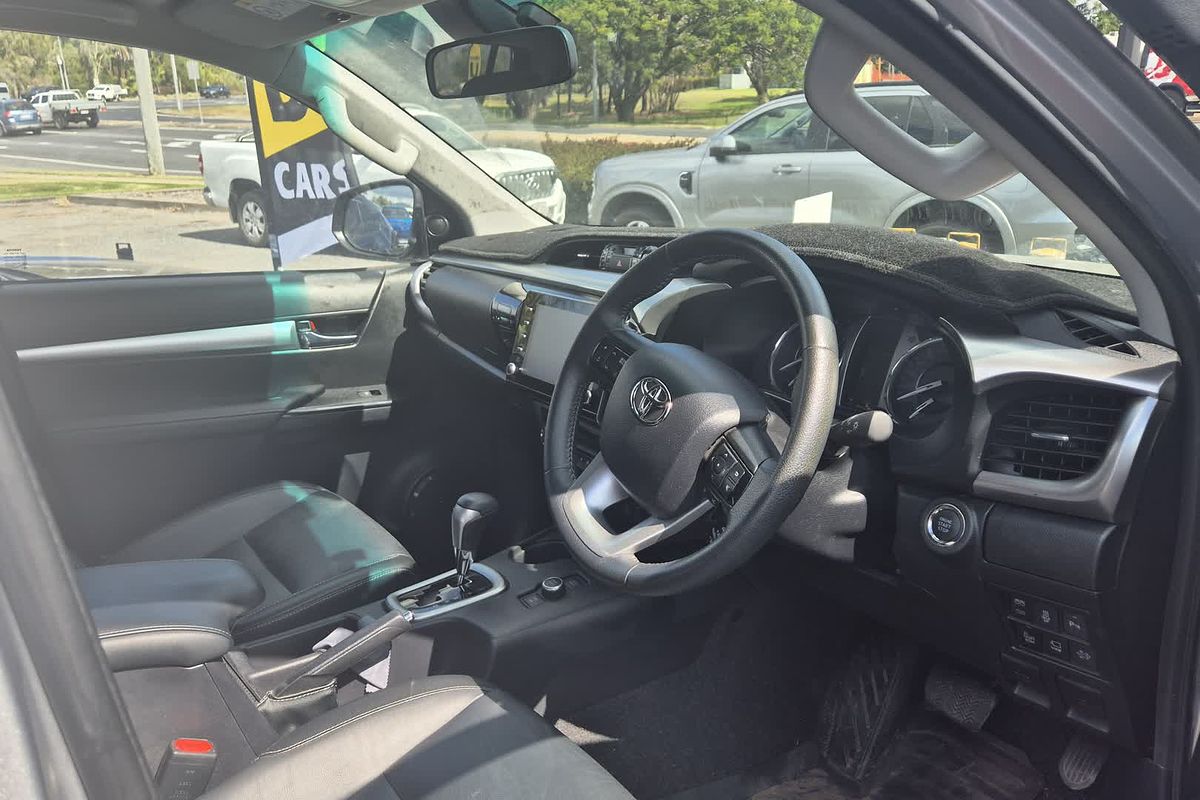 2024 Toyota Hilux SR5 48V GUN126R 4X4