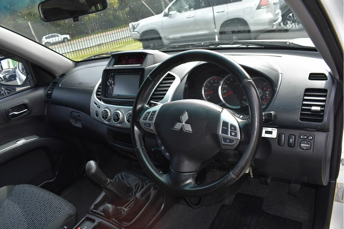 2014 Mitsubishi Triton GLX-R MN 4X4